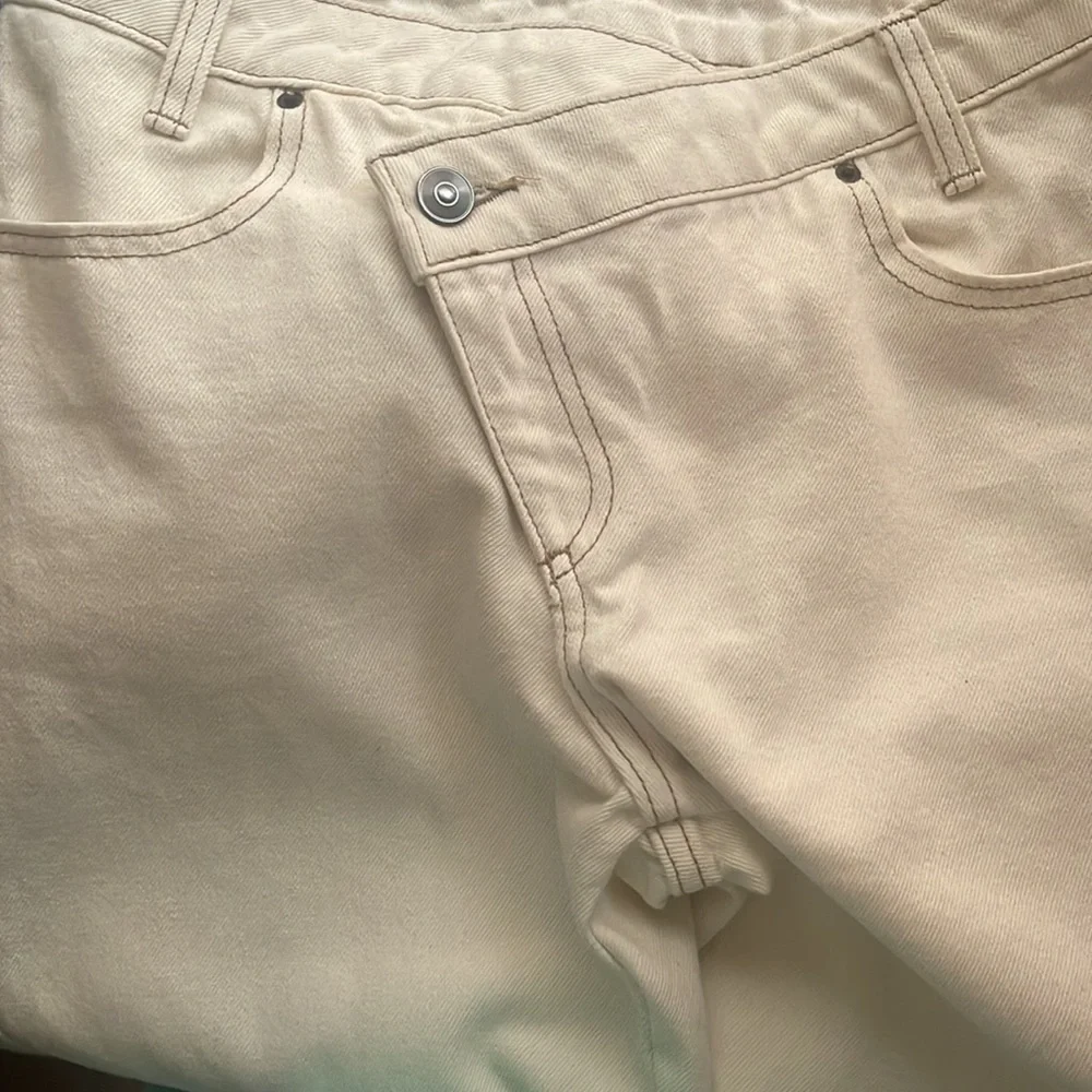 Asymmetrical Jeans !